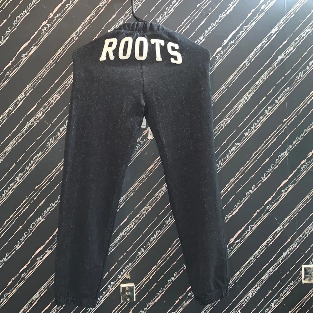 ROOTS - Picture 2 of 3
